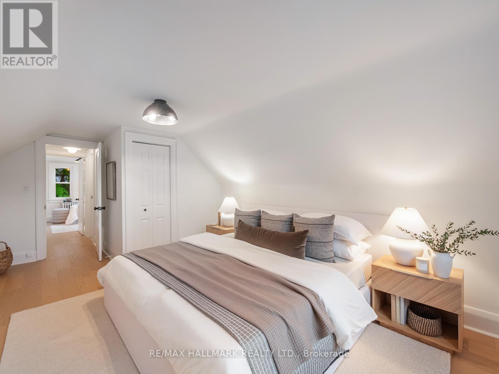 33 MORTIMER AVENUE - 22