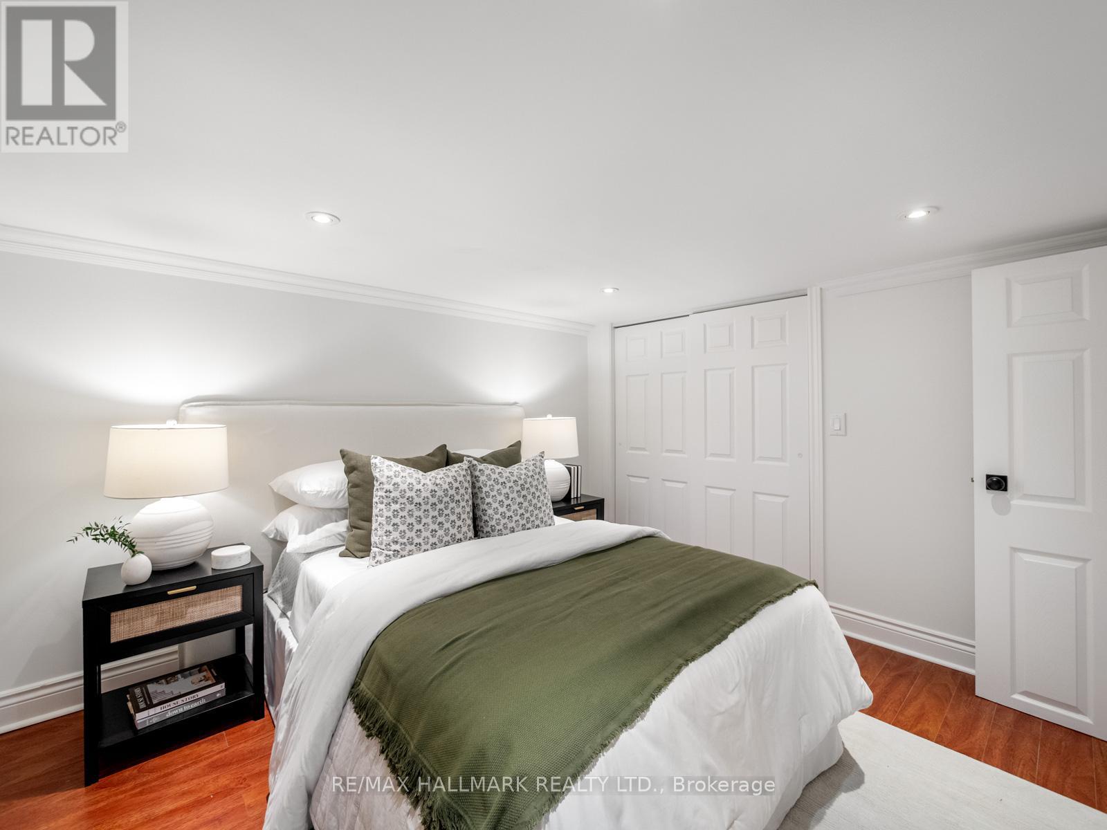 33 MORTIMER AVENUE - 36