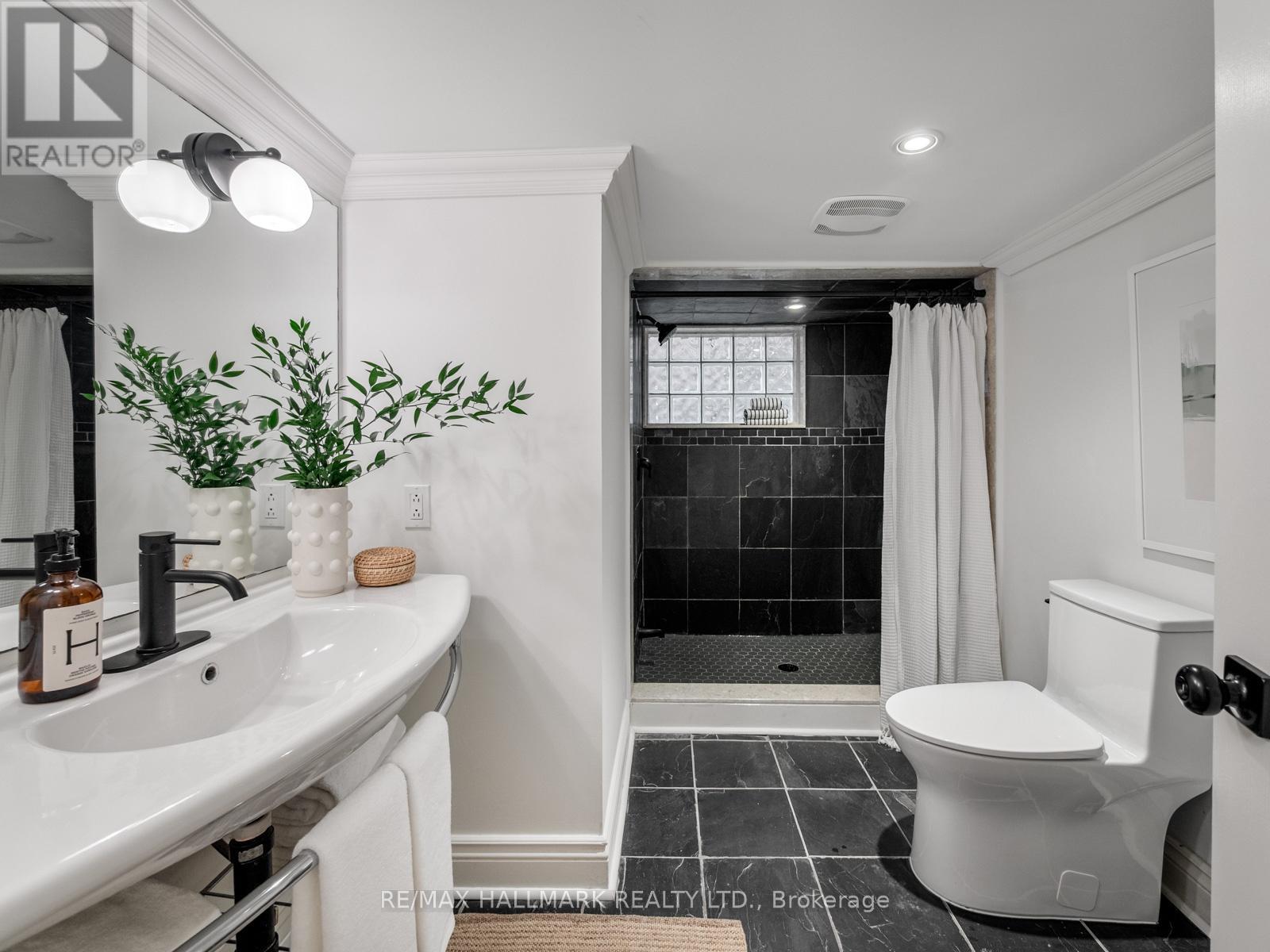 33 MORTIMER AVENUE - 41