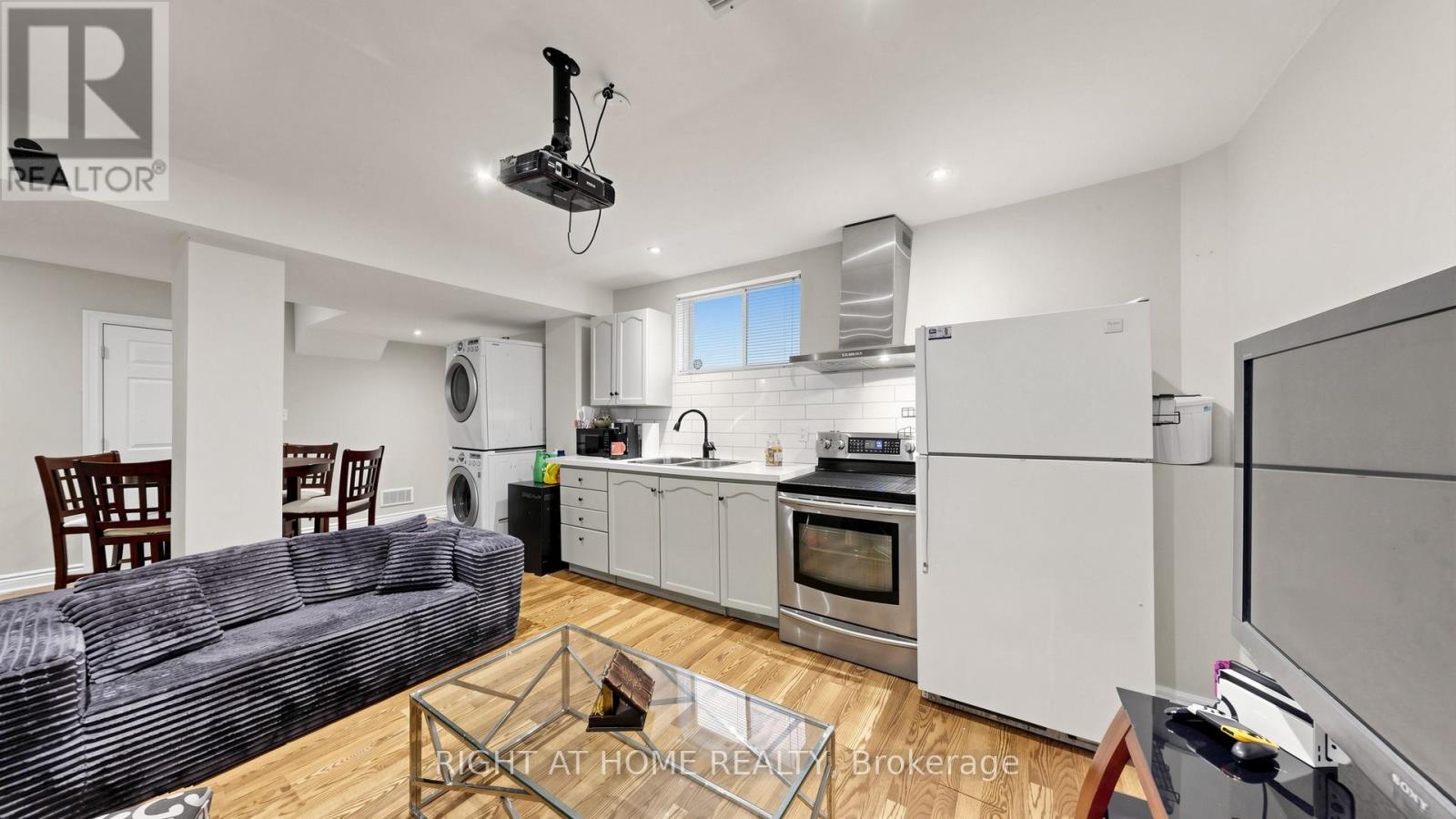 22 BYRAM DOWNS STREET - 32