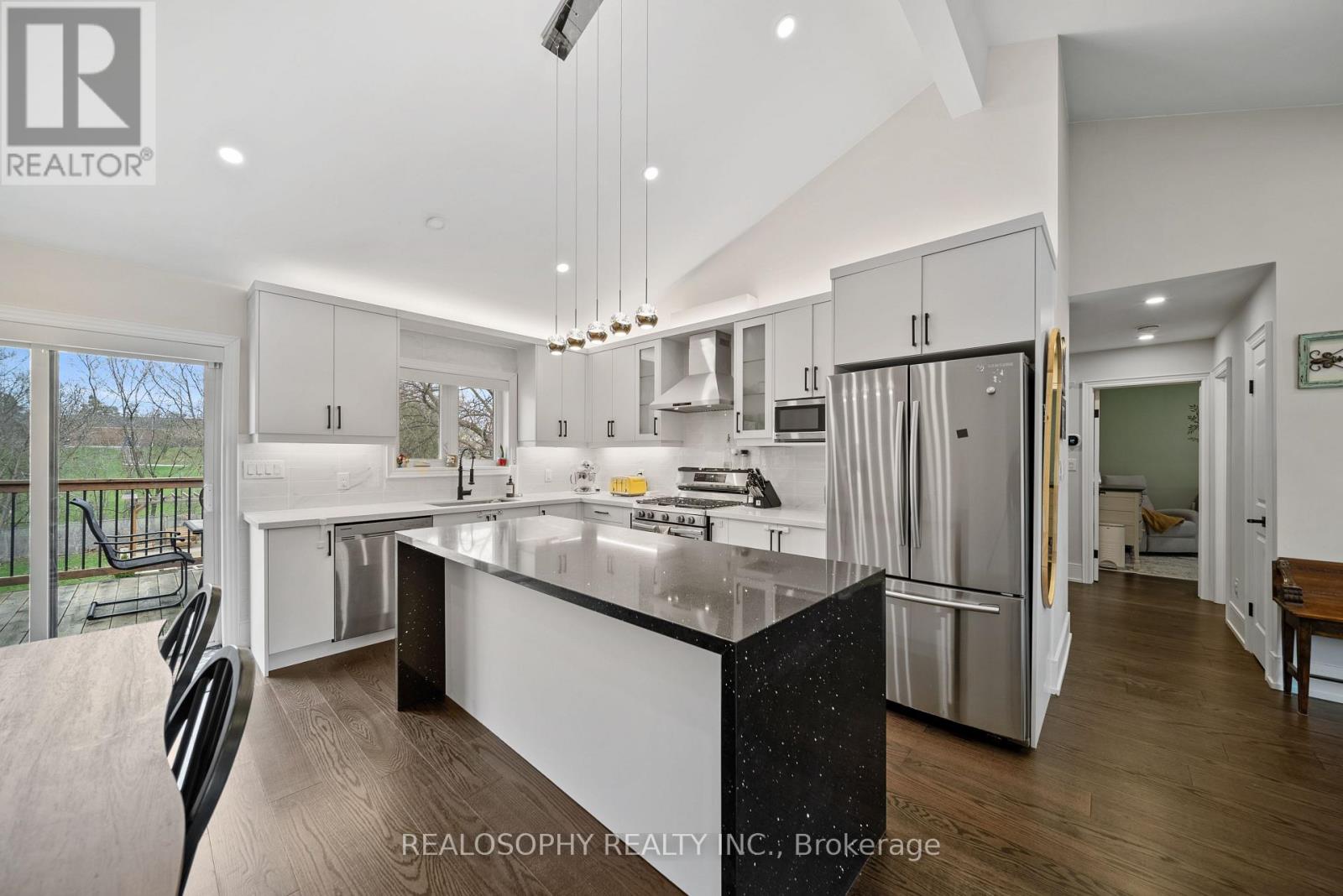 17 PIONEER DRIVE - 5
