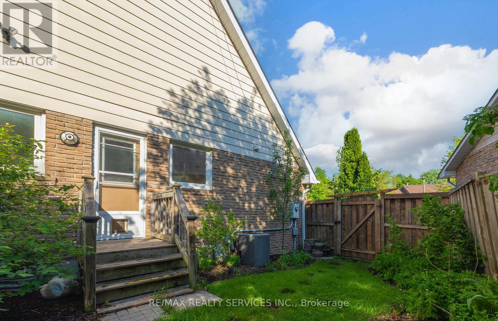 129 SALISBURY CIRCLE - 43