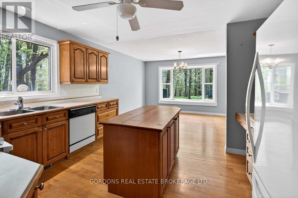 1380 SUNNYSIDE ROAD - 29
