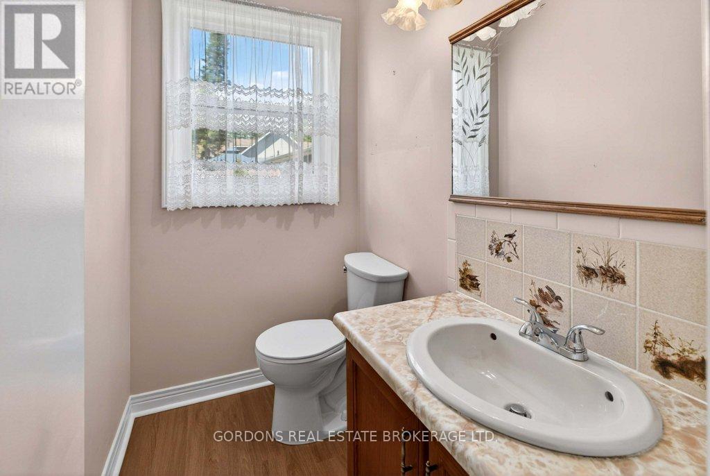 1380 SUNNYSIDE ROAD - 36
