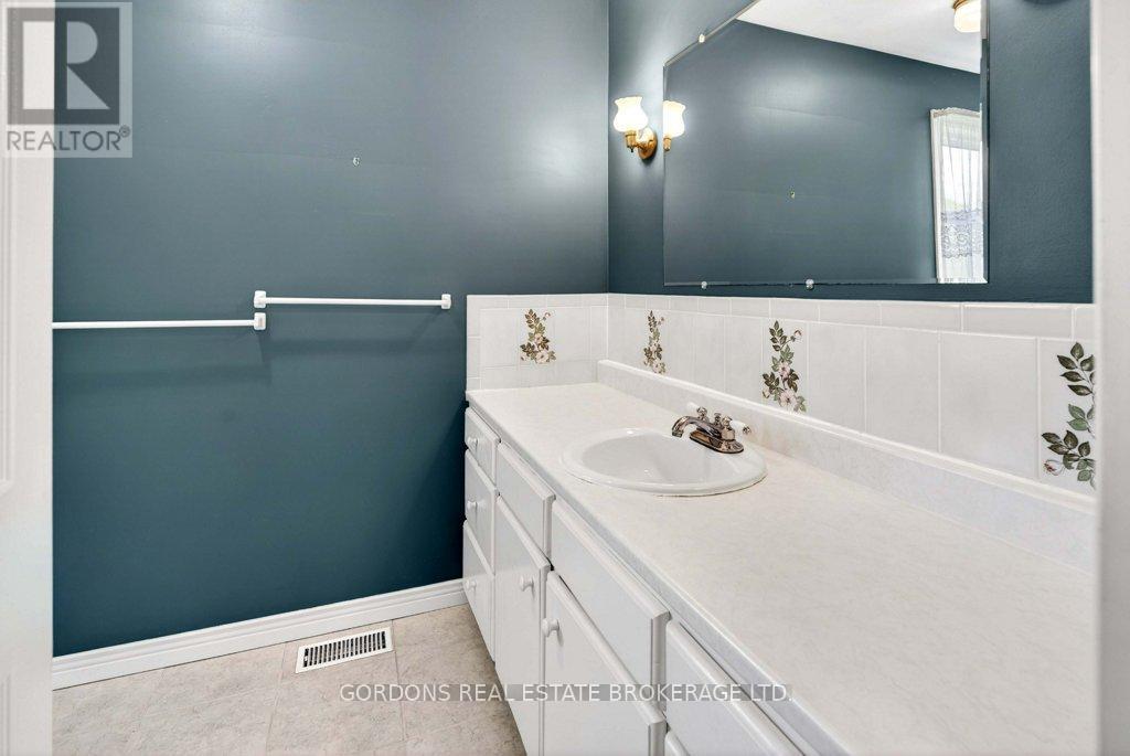 1380 SUNNYSIDE ROAD - 40
