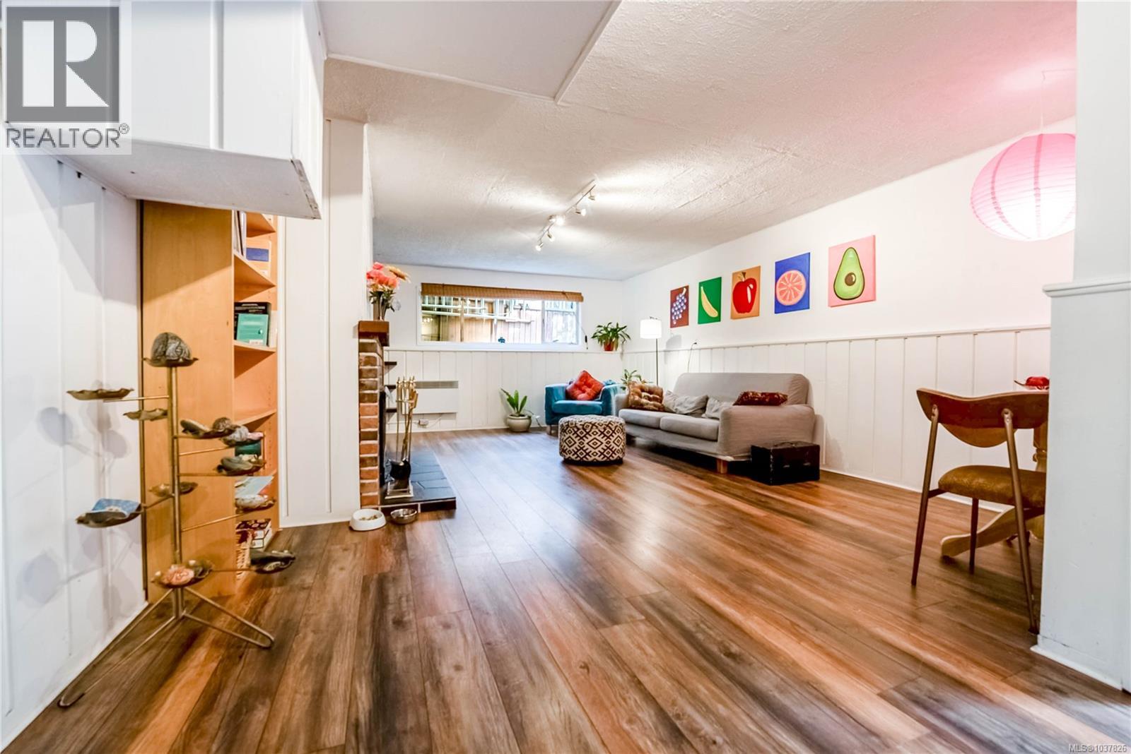 3360 Rolston Cres - 27