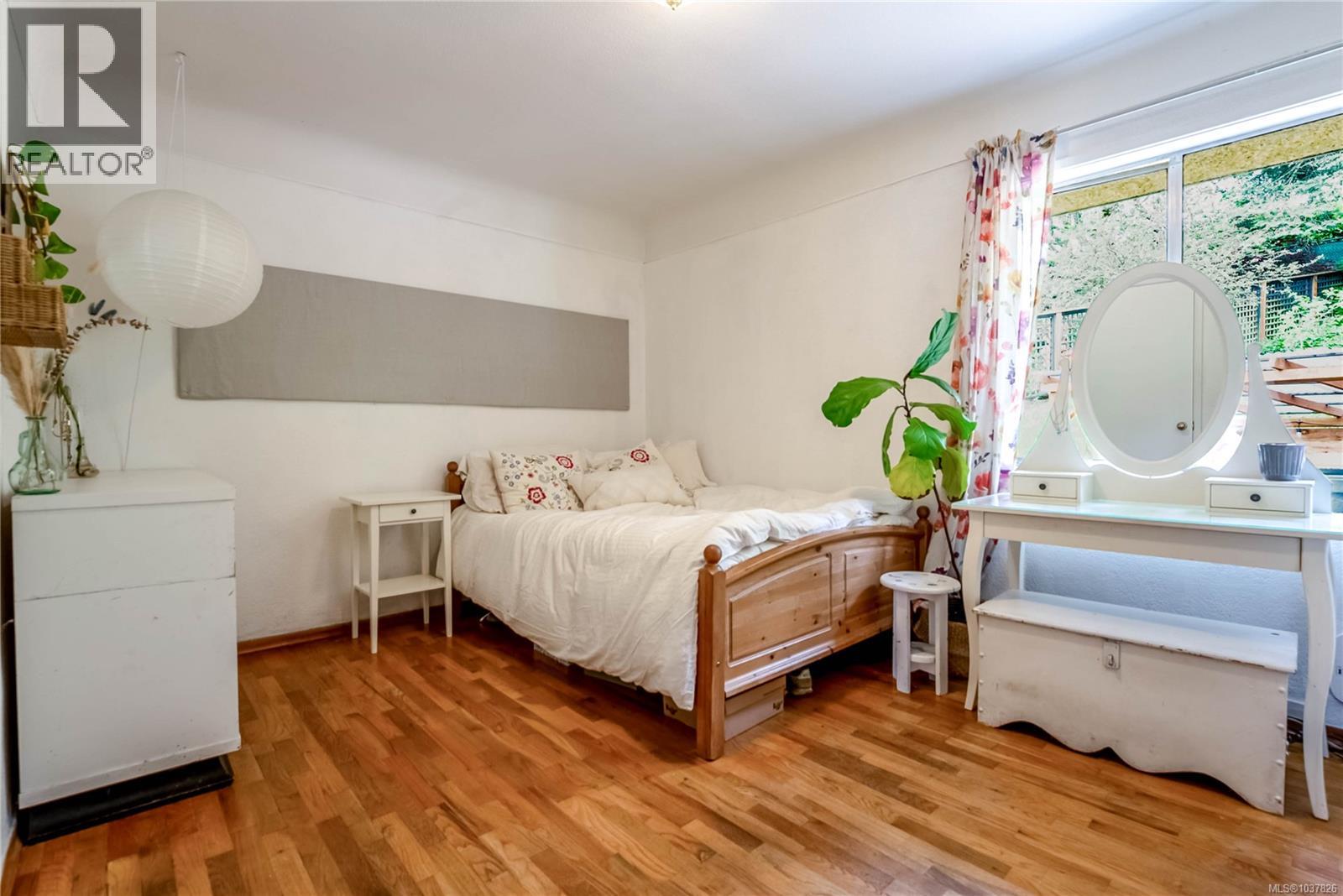3360 Rolston Cres - 14