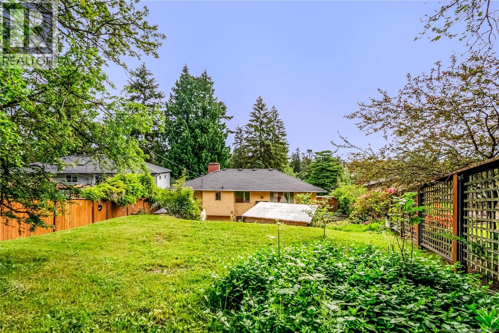 3360 Rolston Cres - 55