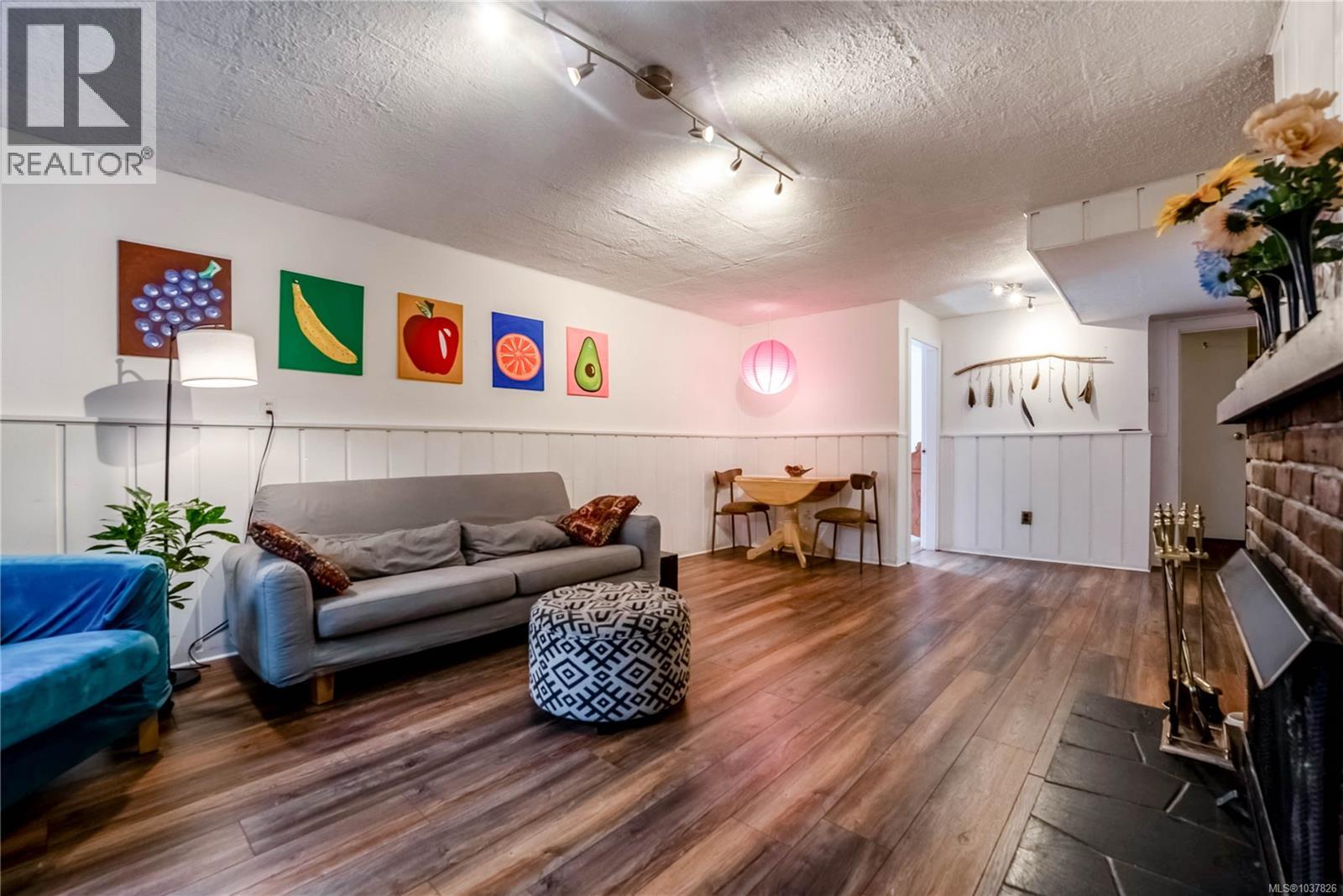 3360 Rolston Cres - 28