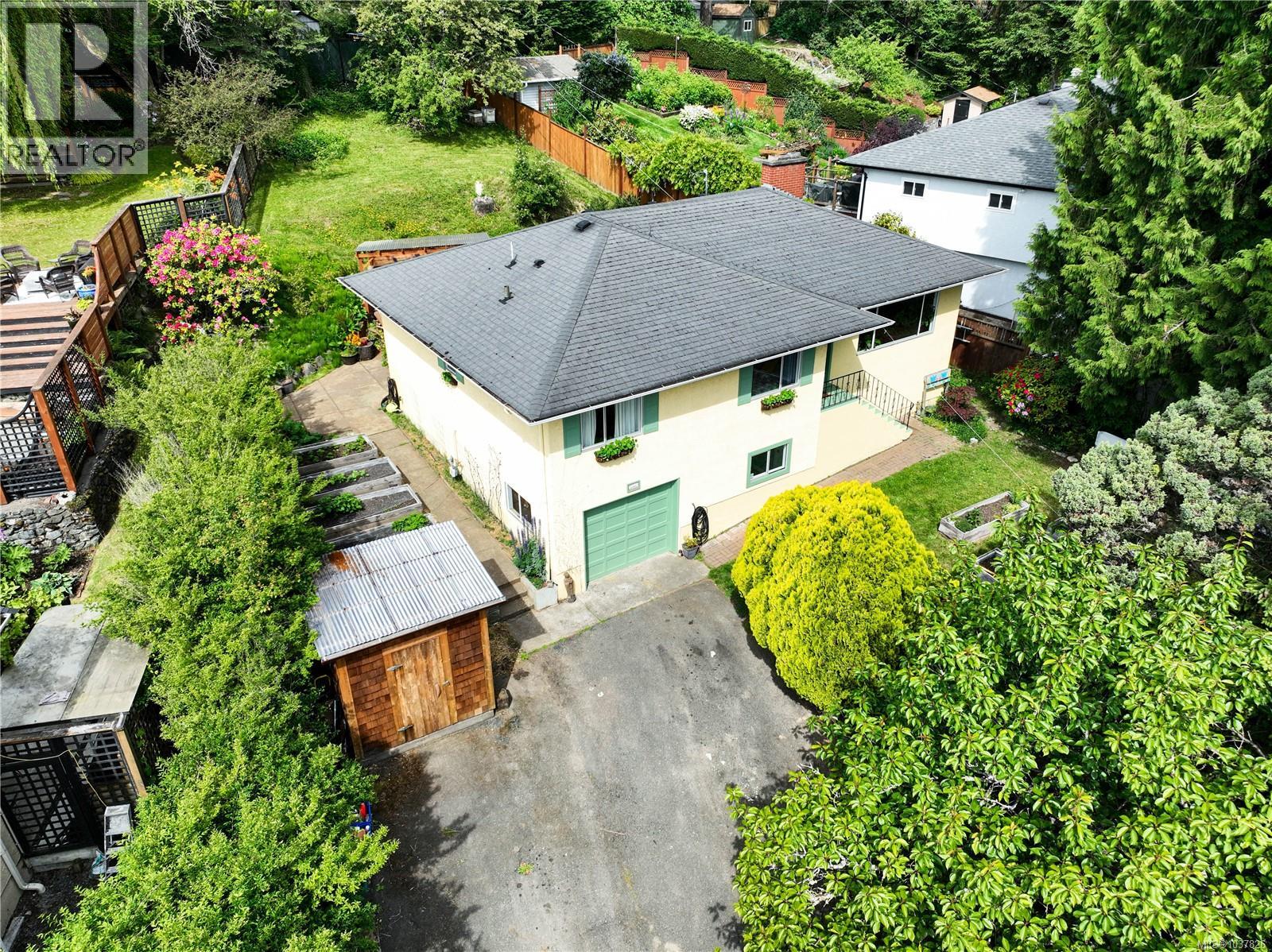 3360 Rolston Cres - 39