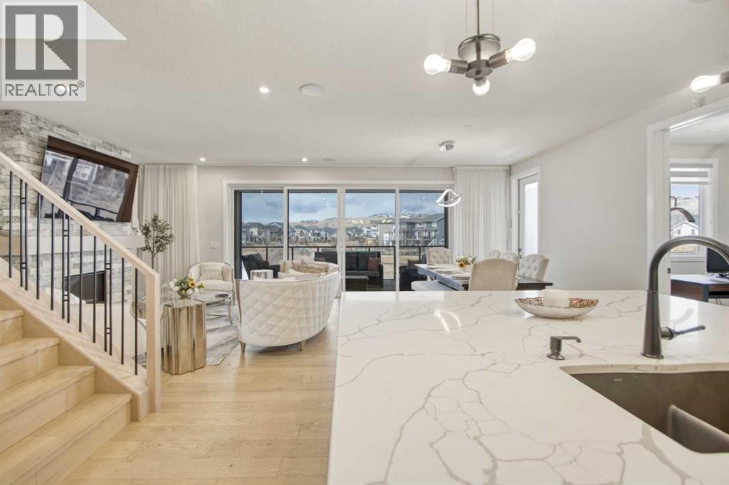 1104 Cranbrook Gardens SE - 6