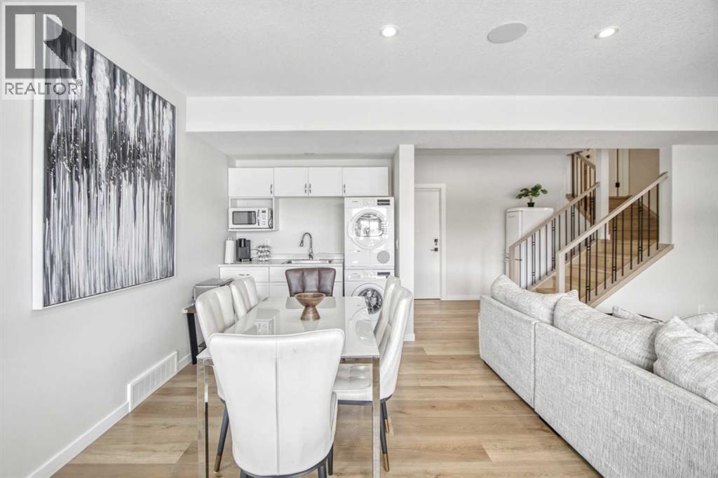 1104 Cranbrook Gardens SE - 31