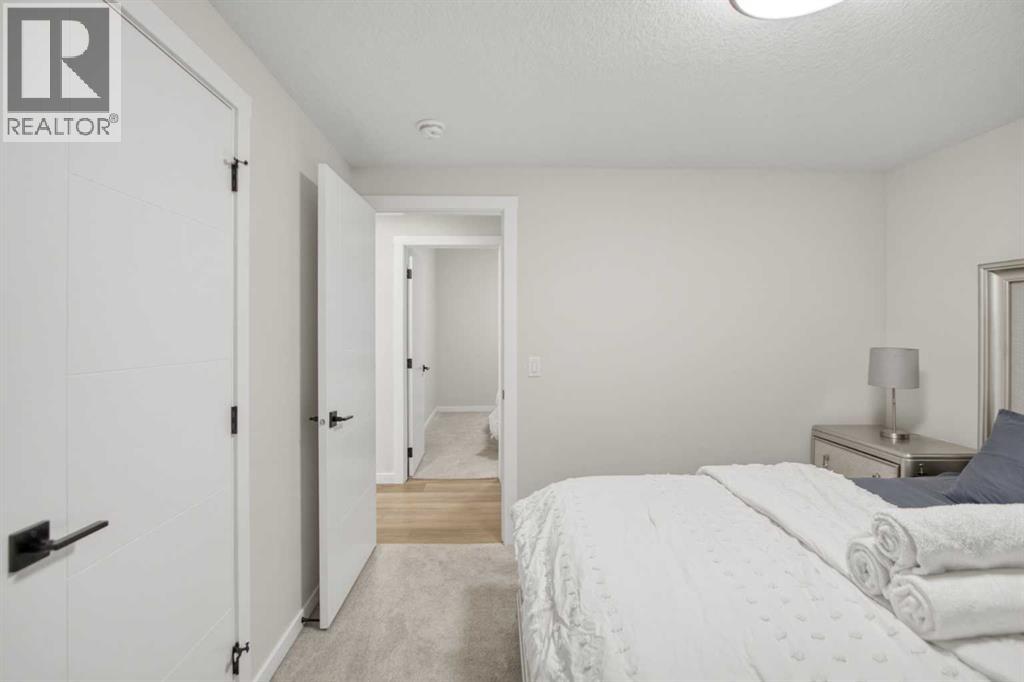 1104 Cranbrook Gardens SE - 35