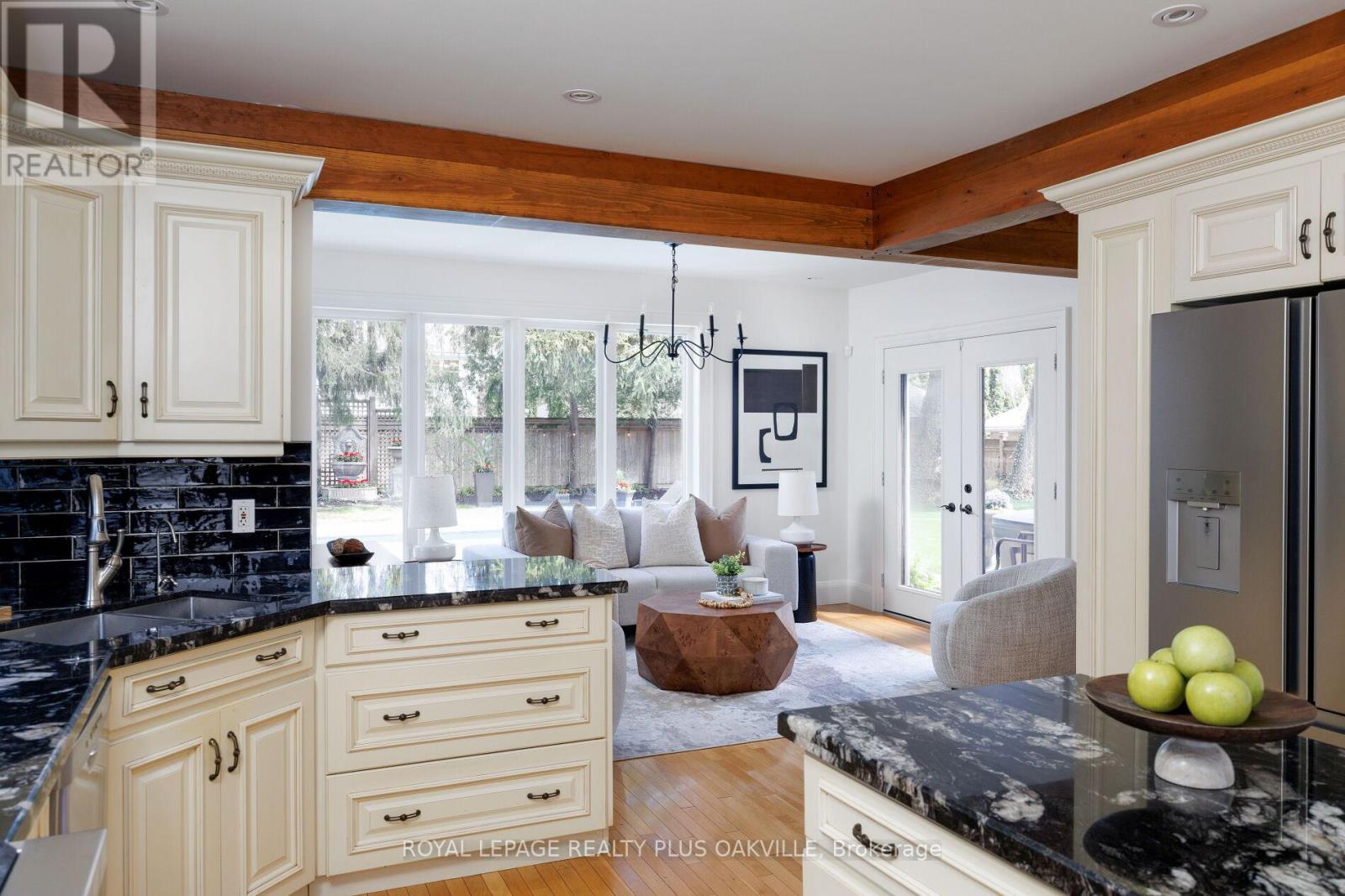 373 ROSSMORE BOULEVARD - 18