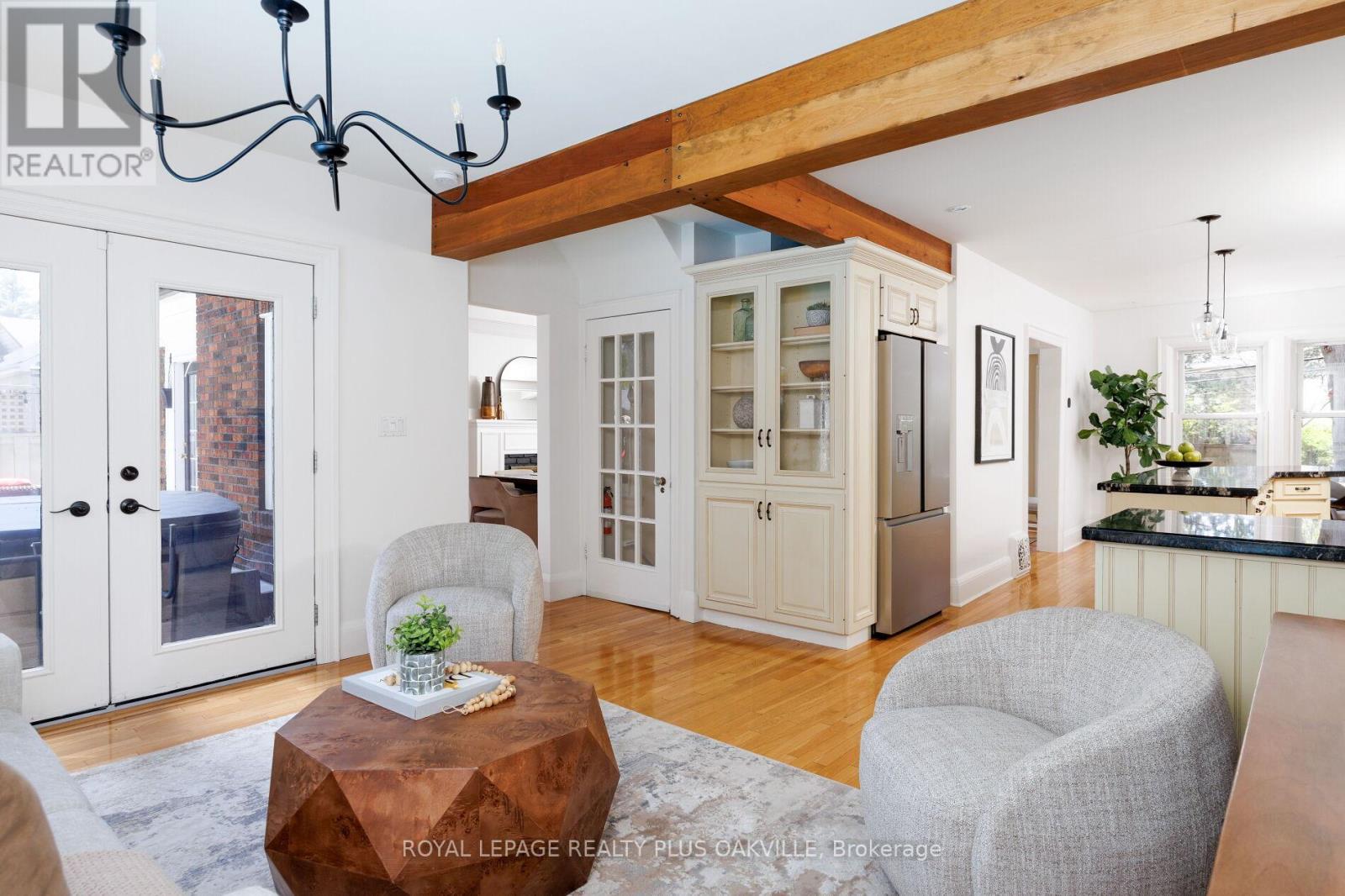 373 ROSSMORE BOULEVARD - 20