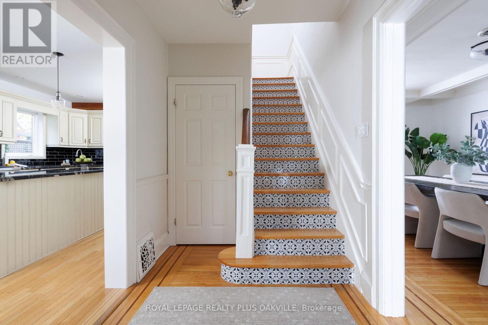 373 ROSSMORE BOULEVARD - 23