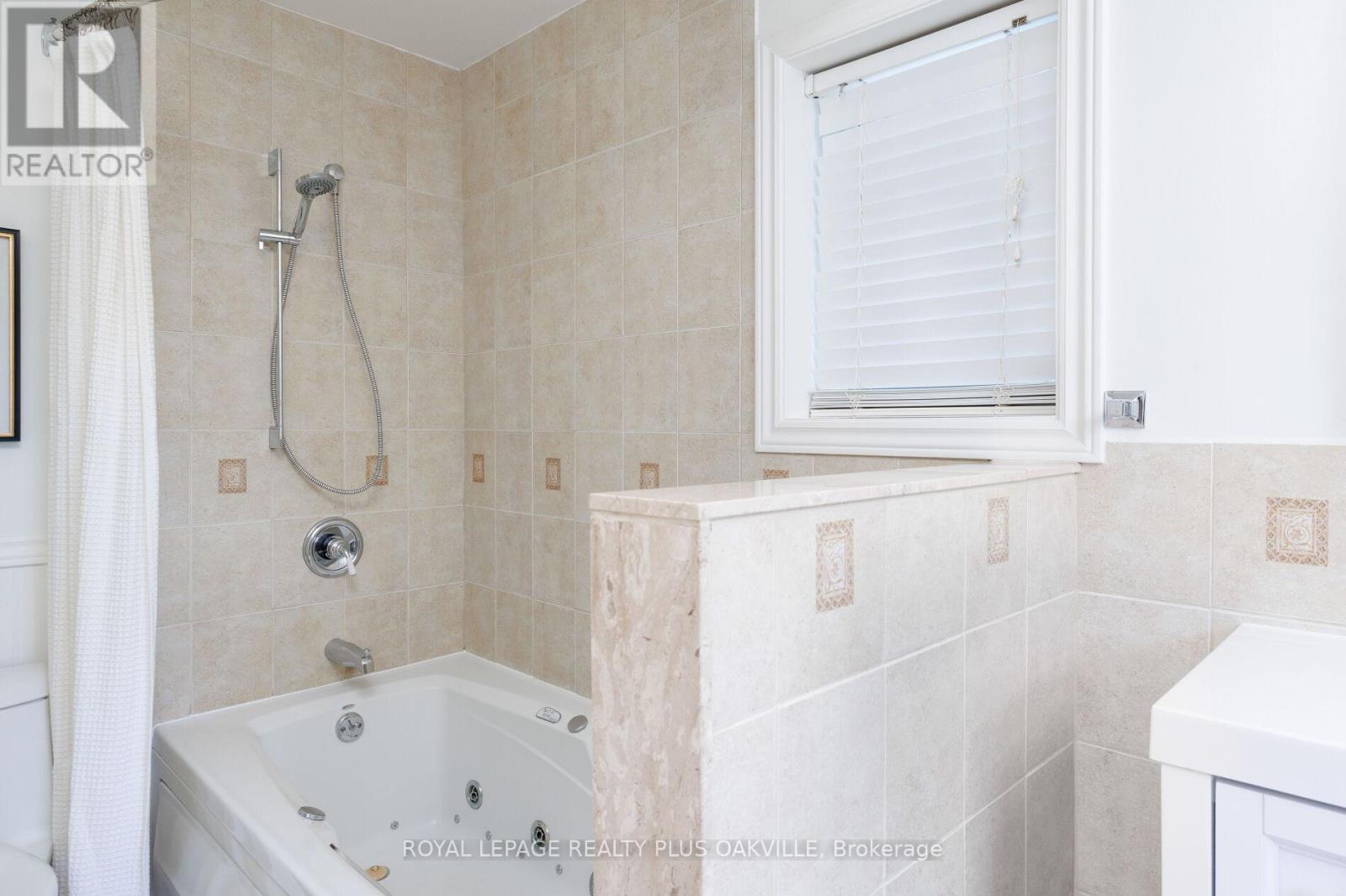 373 ROSSMORE BOULEVARD - 28