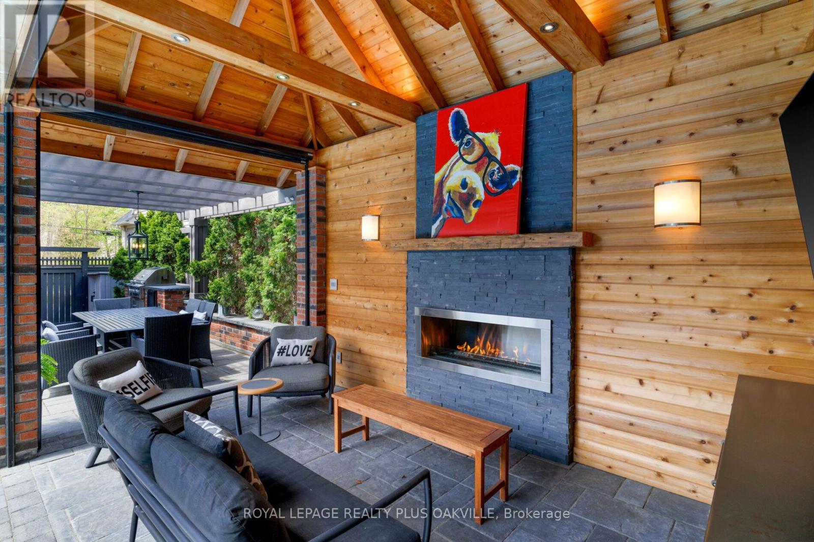 373 ROSSMORE BOULEVARD - 44