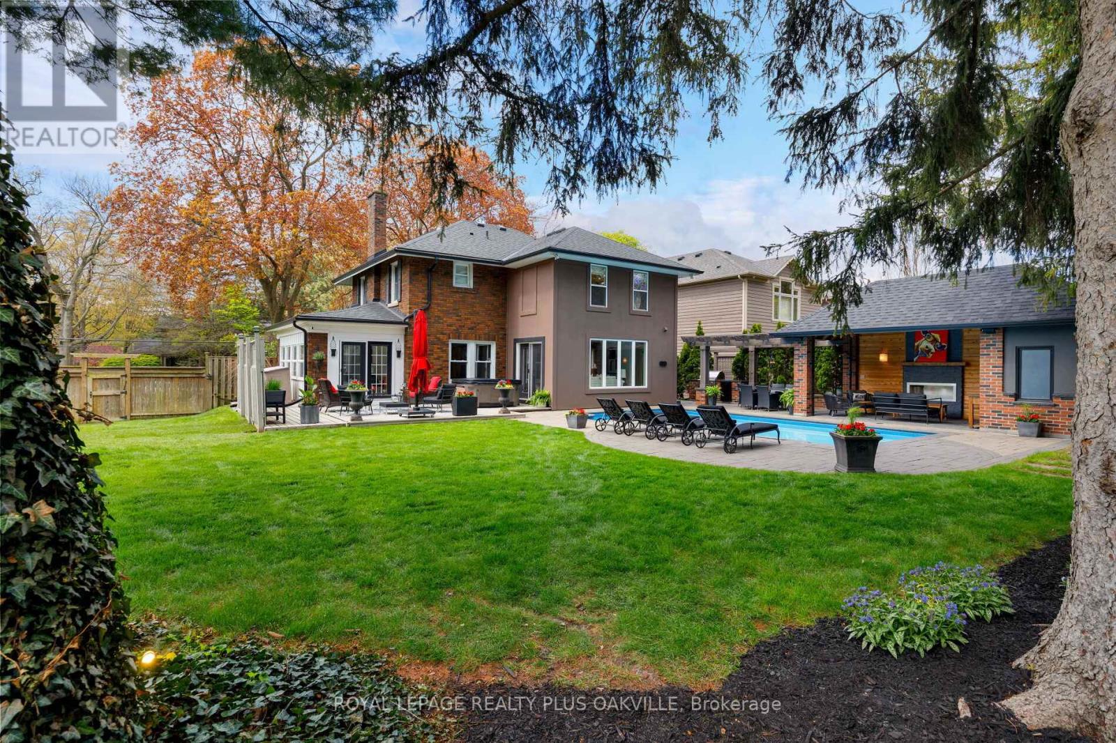 373 ROSSMORE BOULEVARD - 49