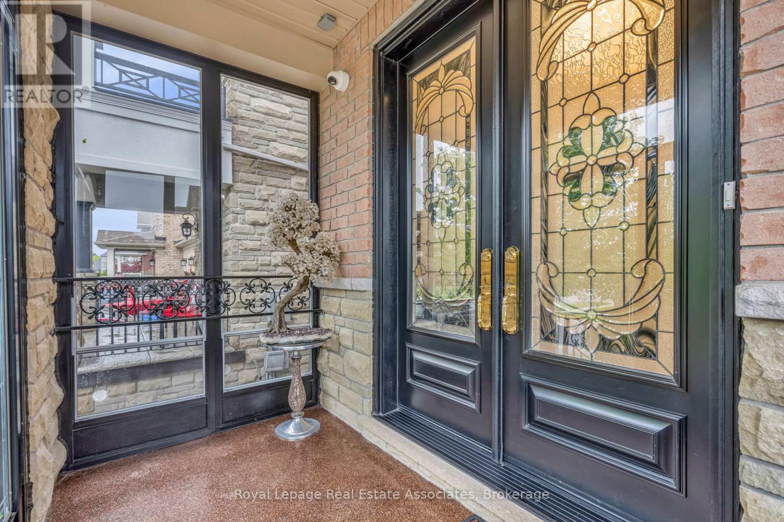 26 SILVER POND DRIVE - Image 3