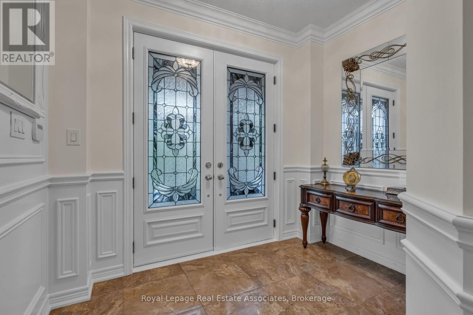 26 SILVER POND DRIVE - 4