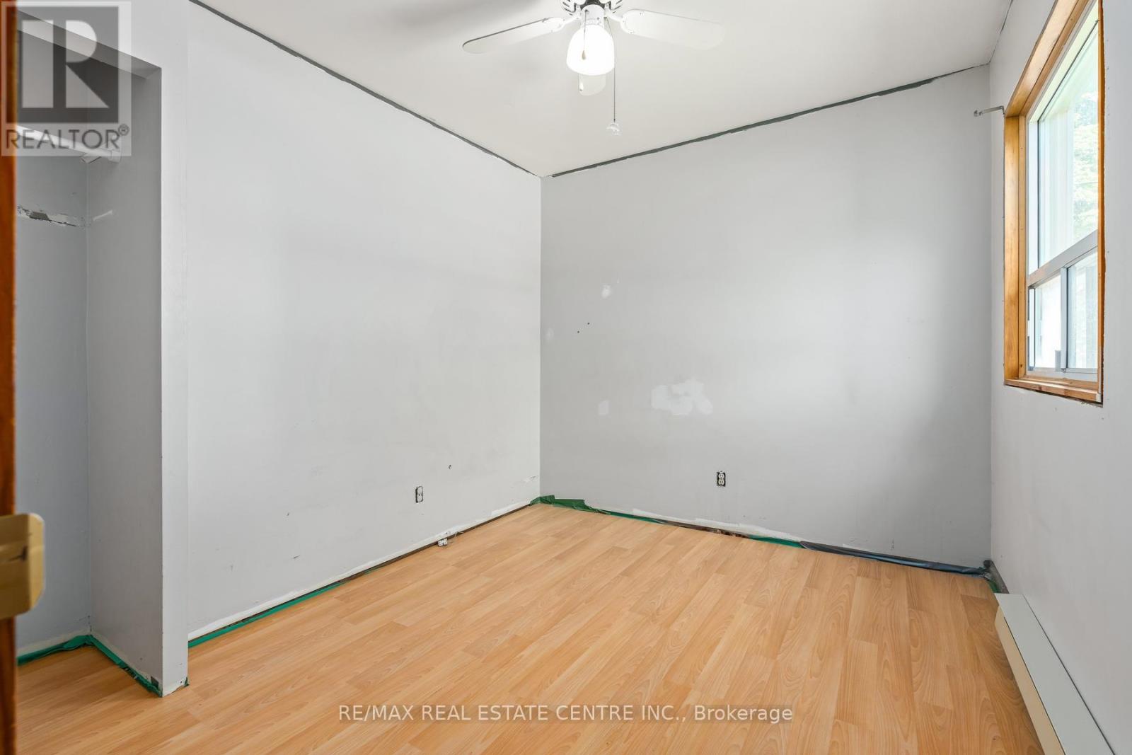 44 WILLOW STREET S - 13