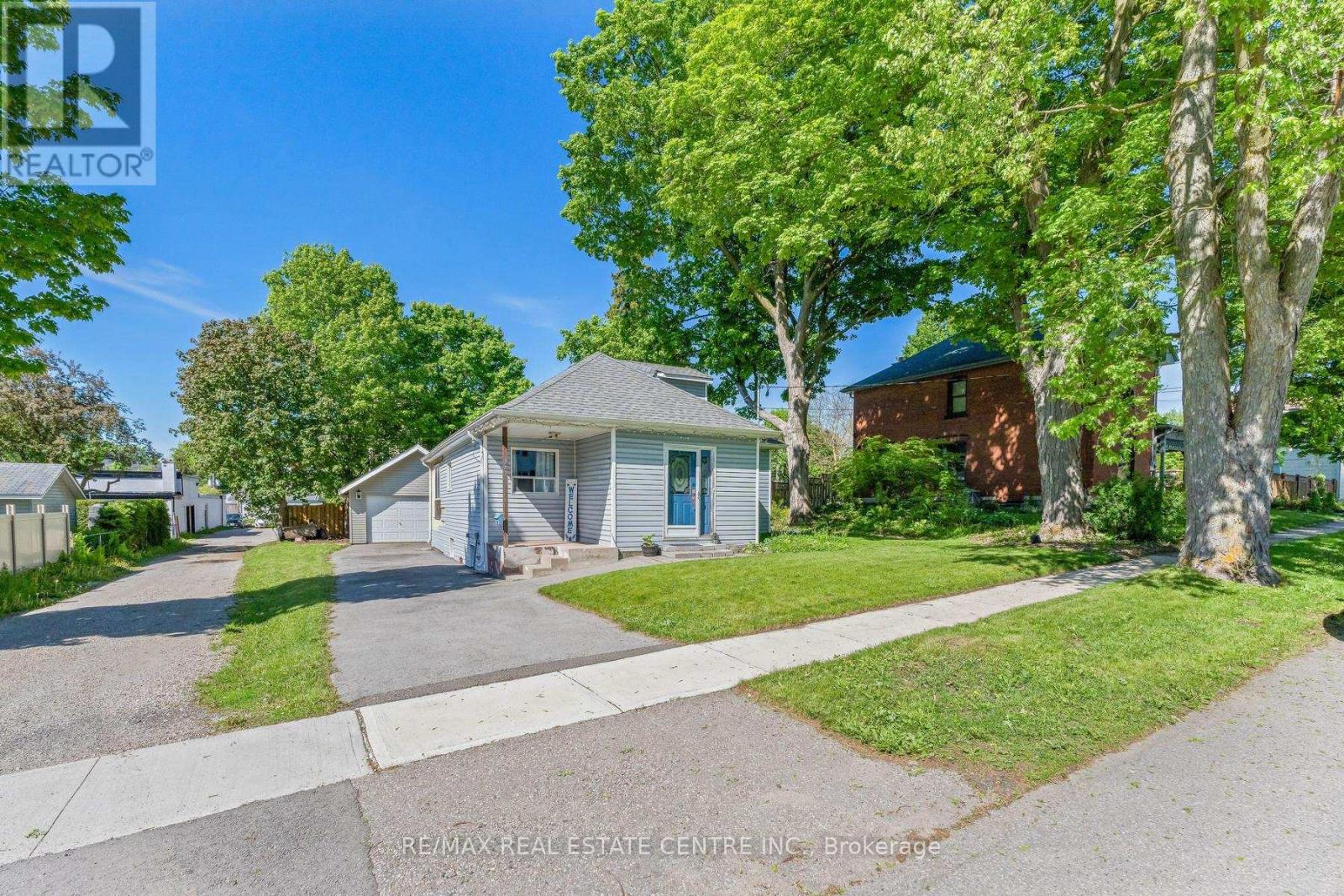 44 WILLOW STREET S - Image 2