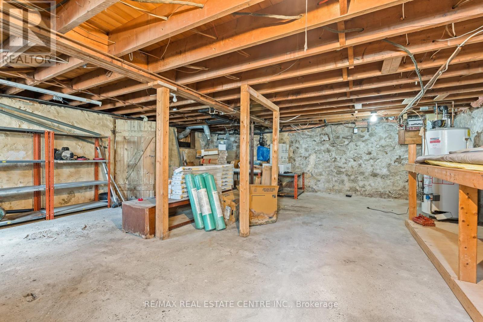 44 WILLOW STREET S - 24