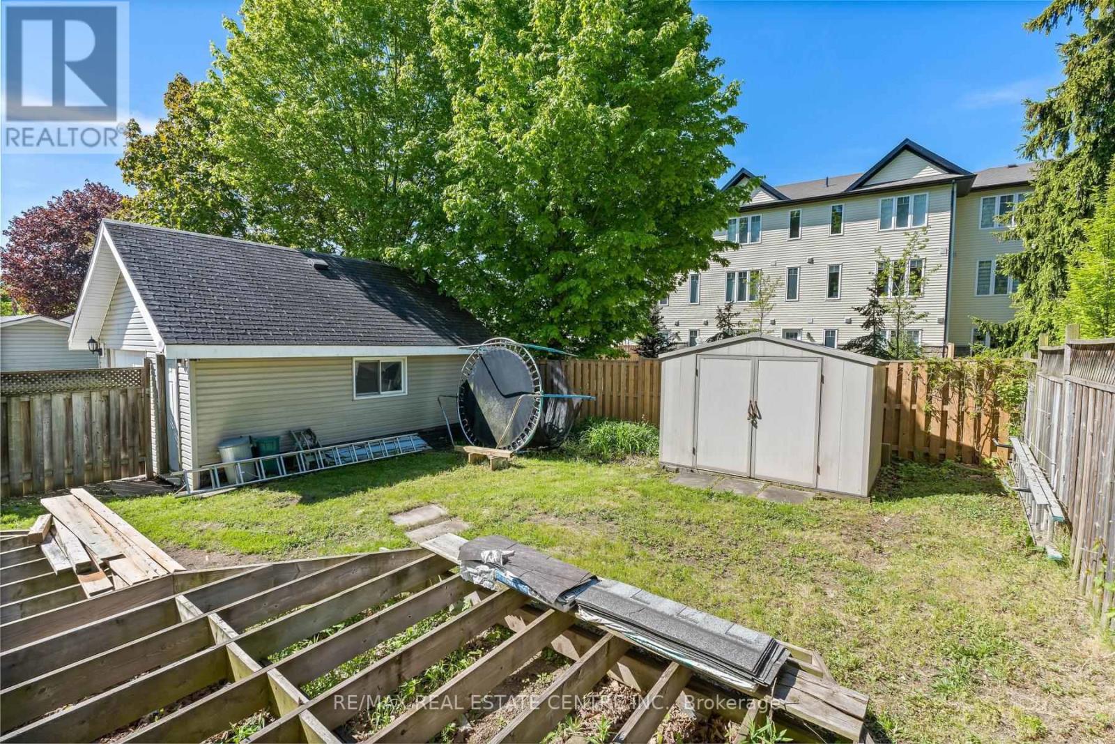 44 WILLOW STREET S - 30