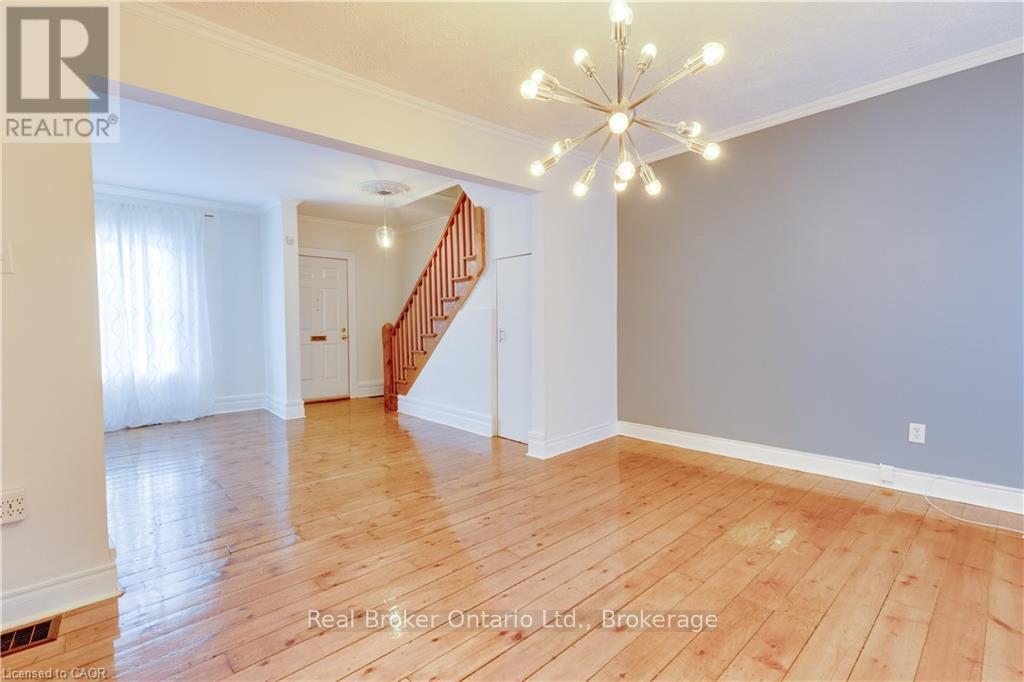 808 MONMOUTH ROAD - 12