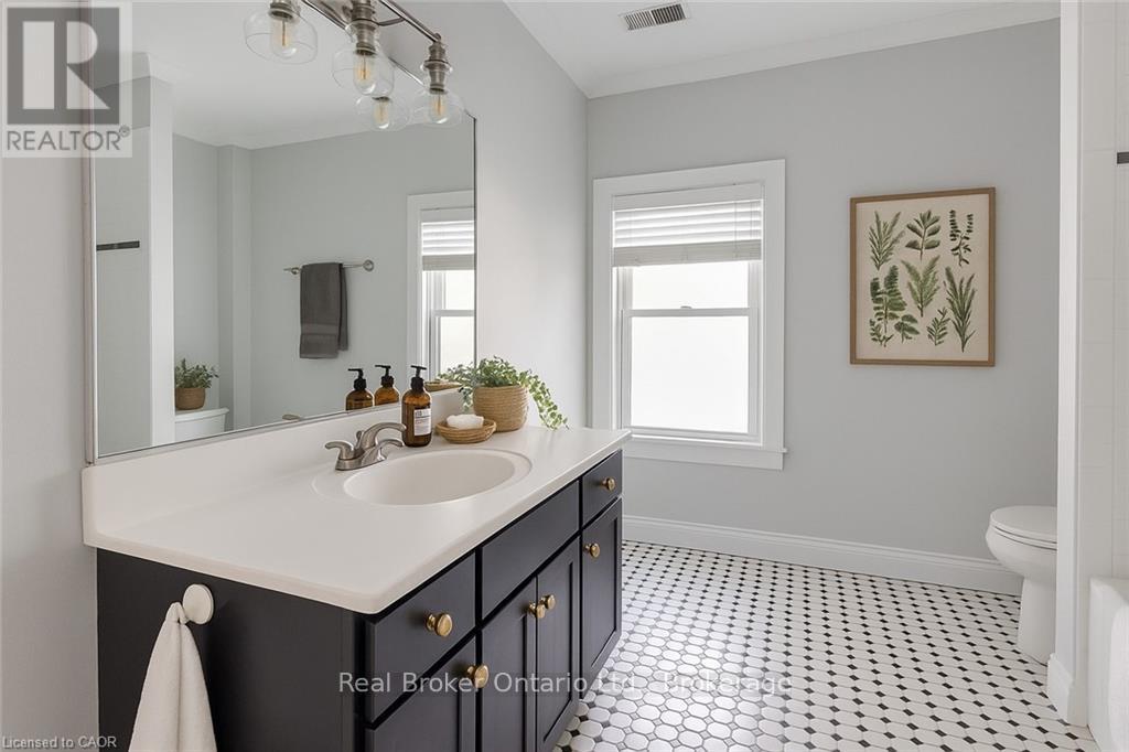 808 MONMOUTH ROAD - 23