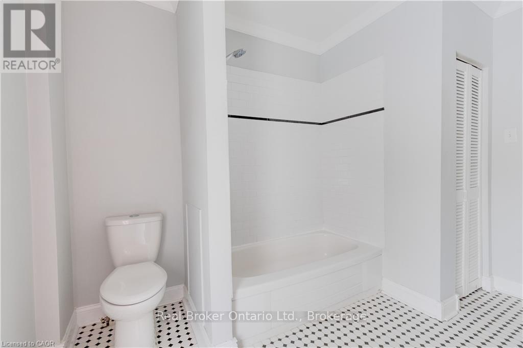 808 MONMOUTH ROAD - 25
