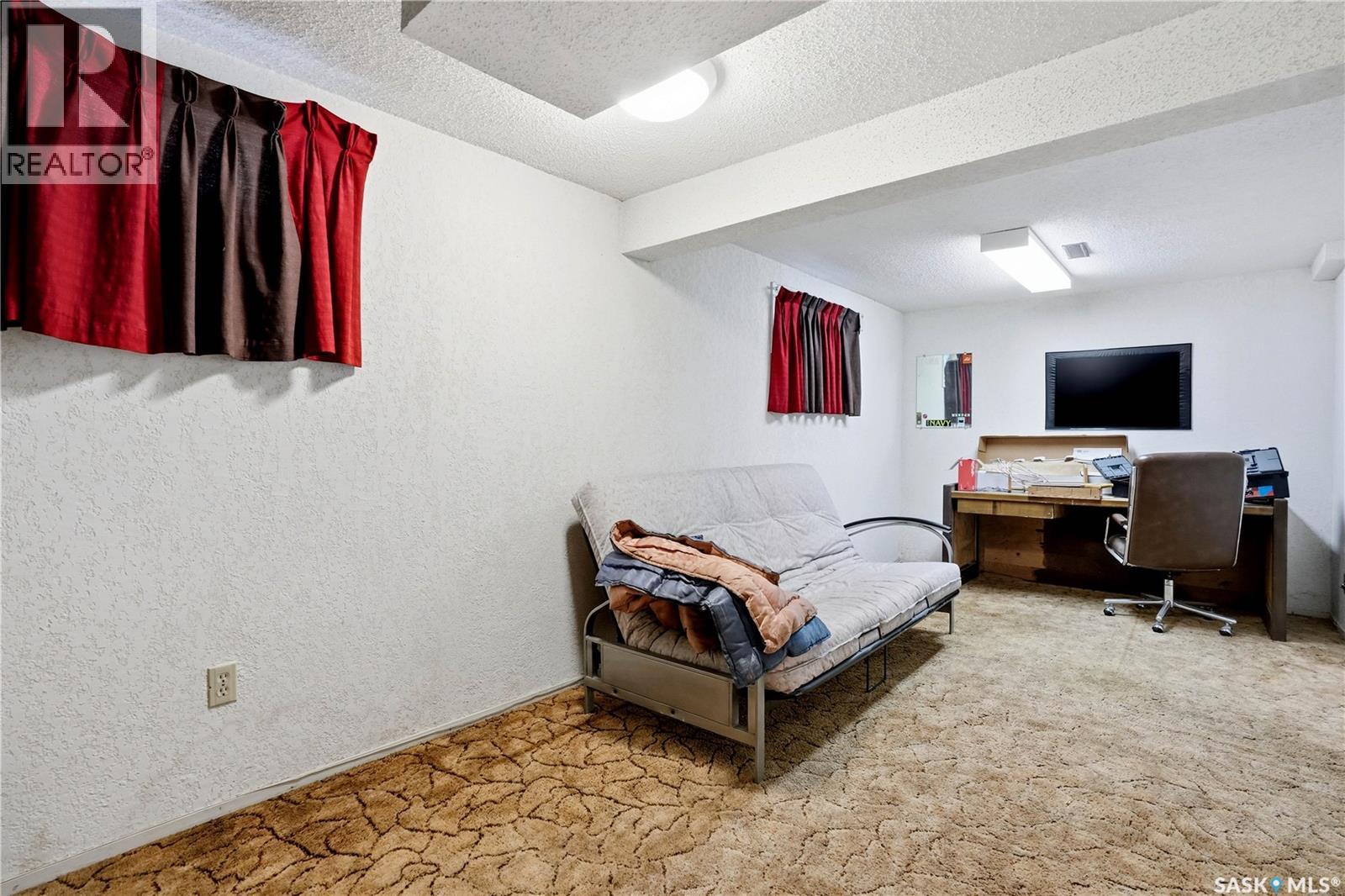 2601 Pasqua STREET - 23