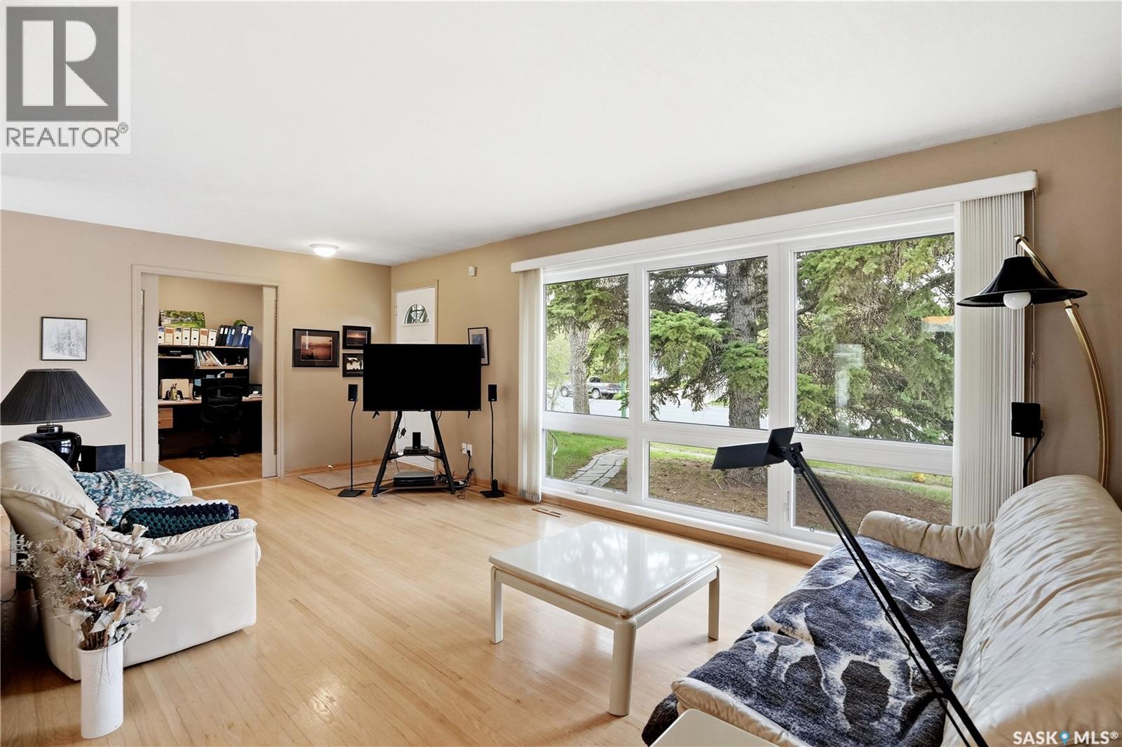 2601 Pasqua STREET - 4