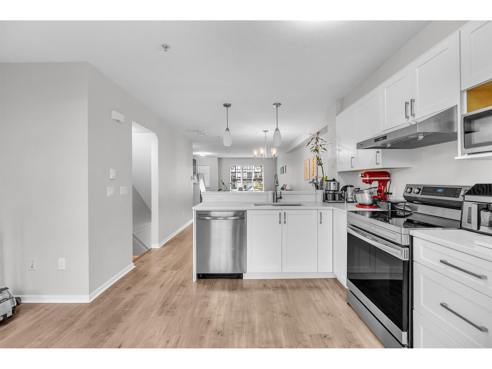 House in Langley - Image 11