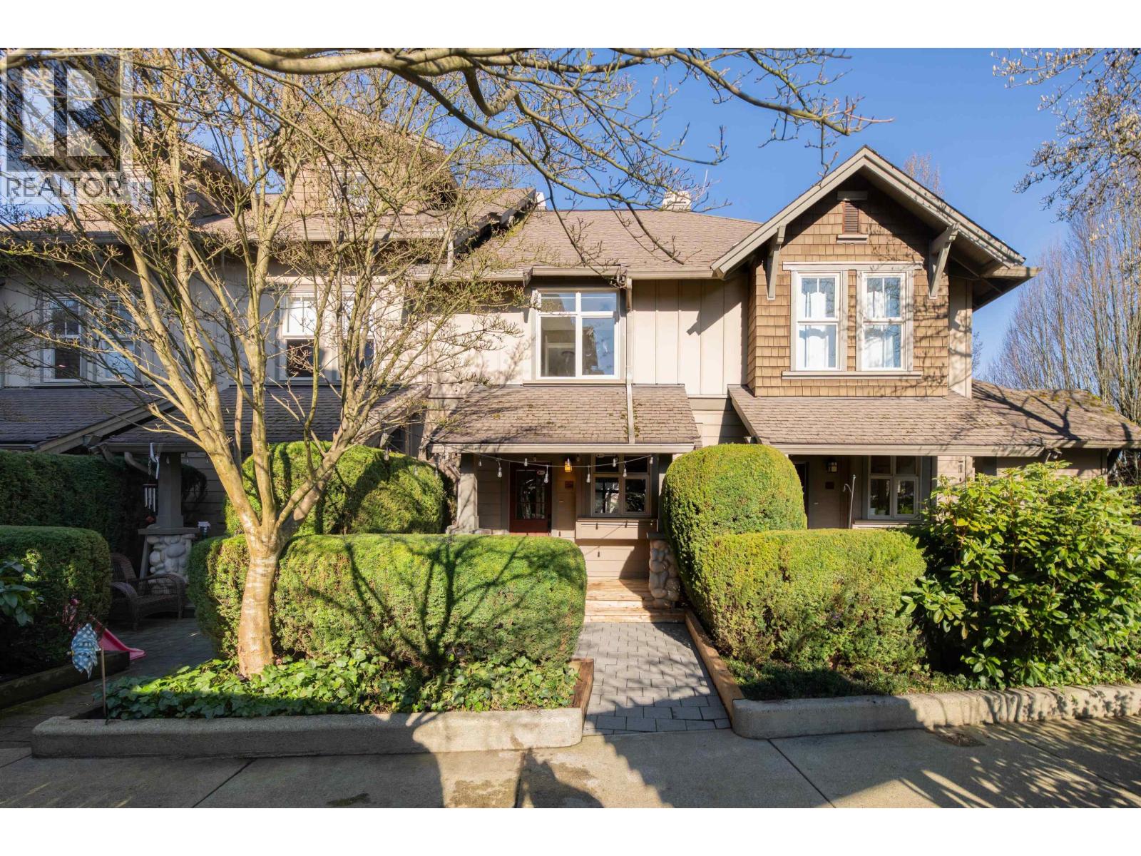 225 18 JACK MAHONY Place - main photo