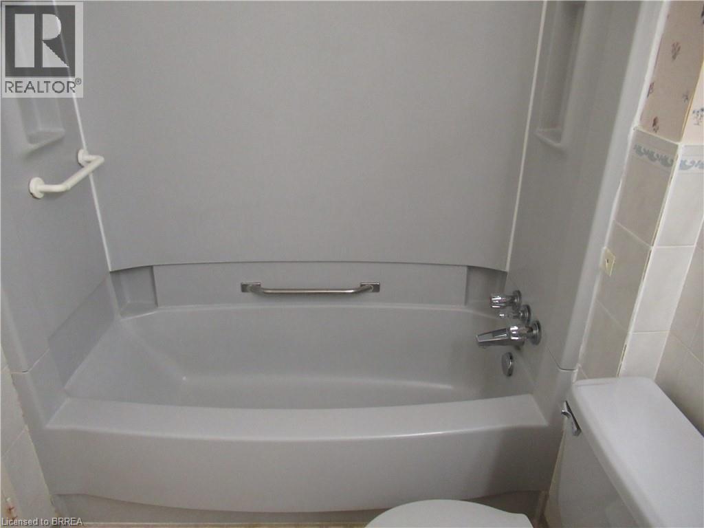 #401 421 FAIRVIEW Drive - 10