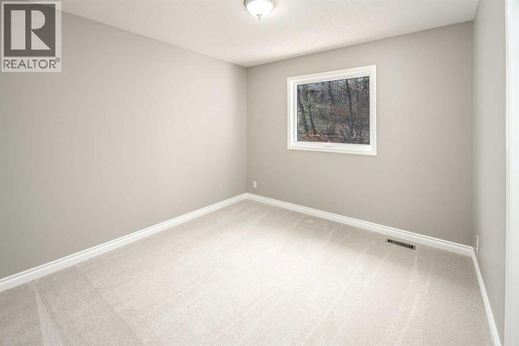 79 Hamptons Heights NW - 32