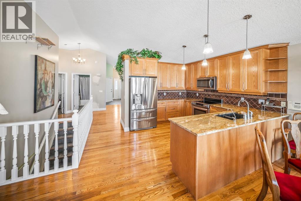 180 Hidden Vale Close NW - 18
