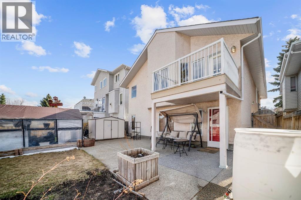 180 Hidden Vale Close NW - 46