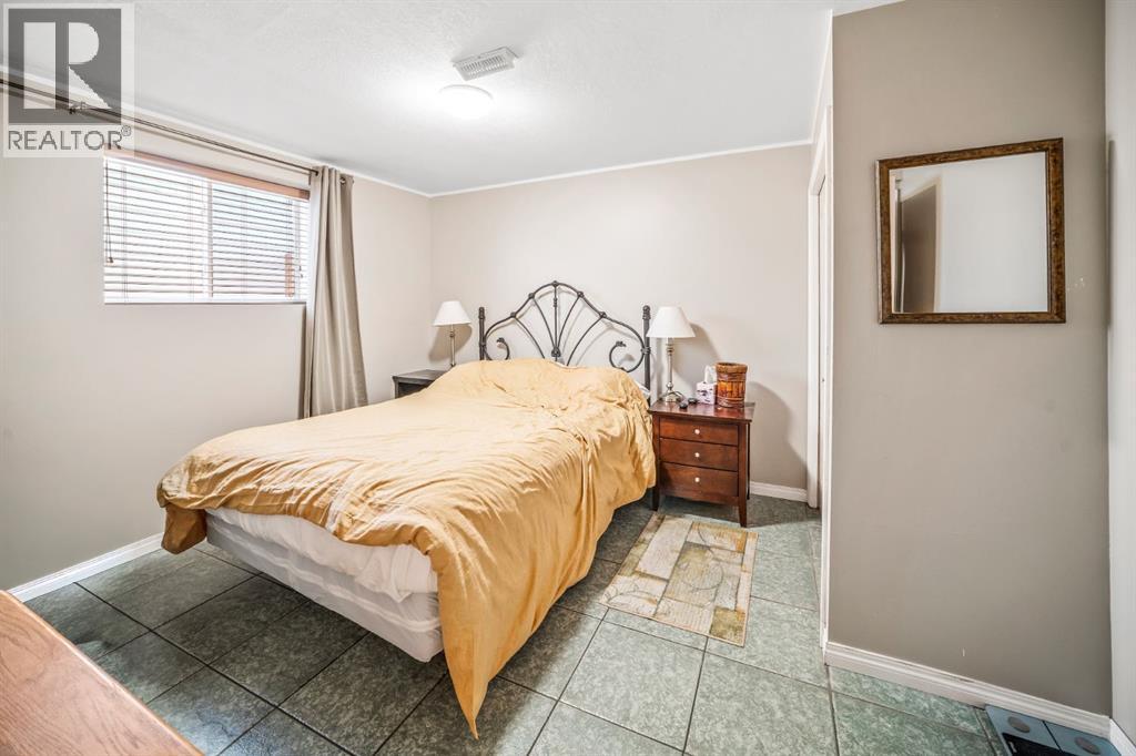 180 Hidden Vale Close NW - 37