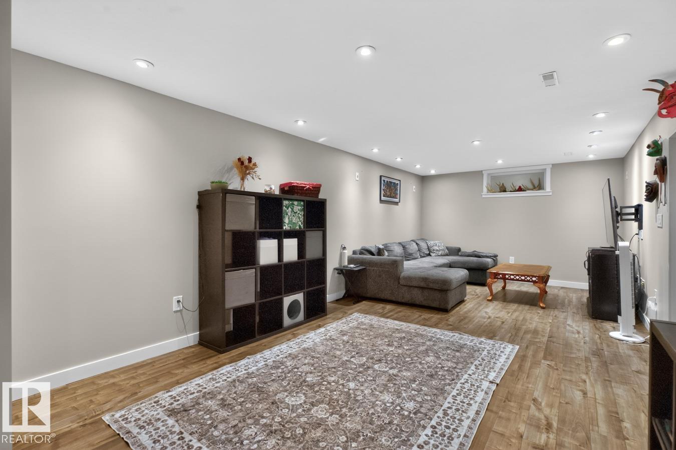 13319 118 ST NW - 26