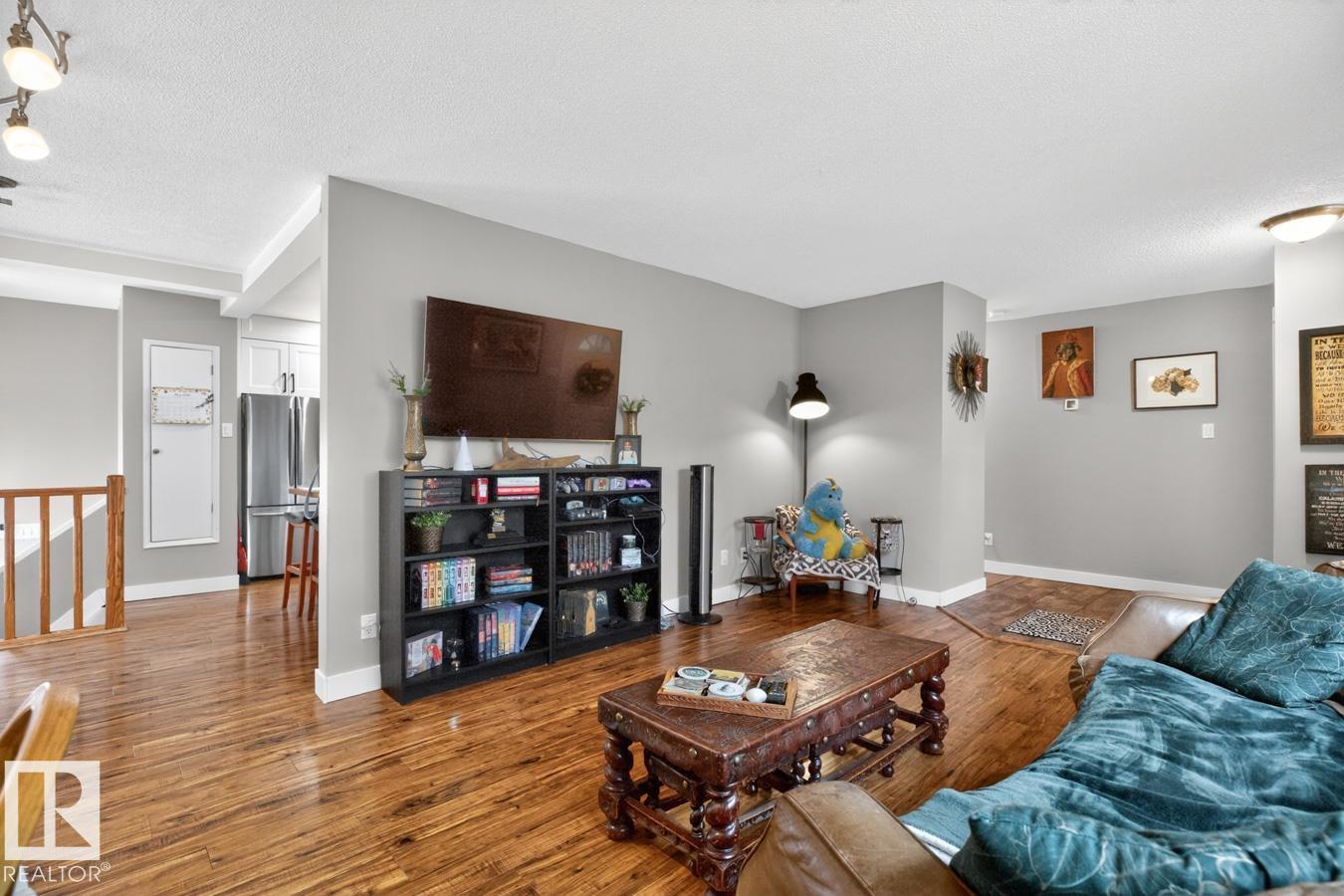 13319 118 ST NW - 4