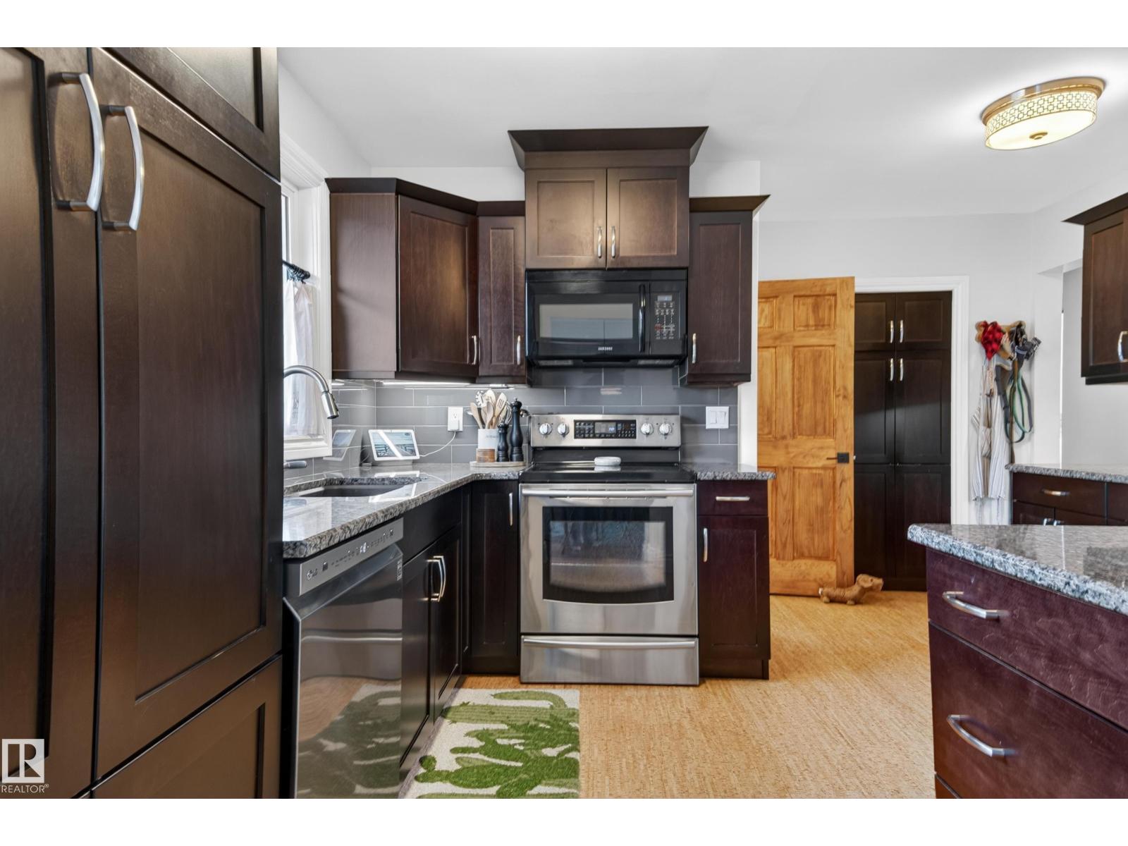10740 44 ST NW - 10
