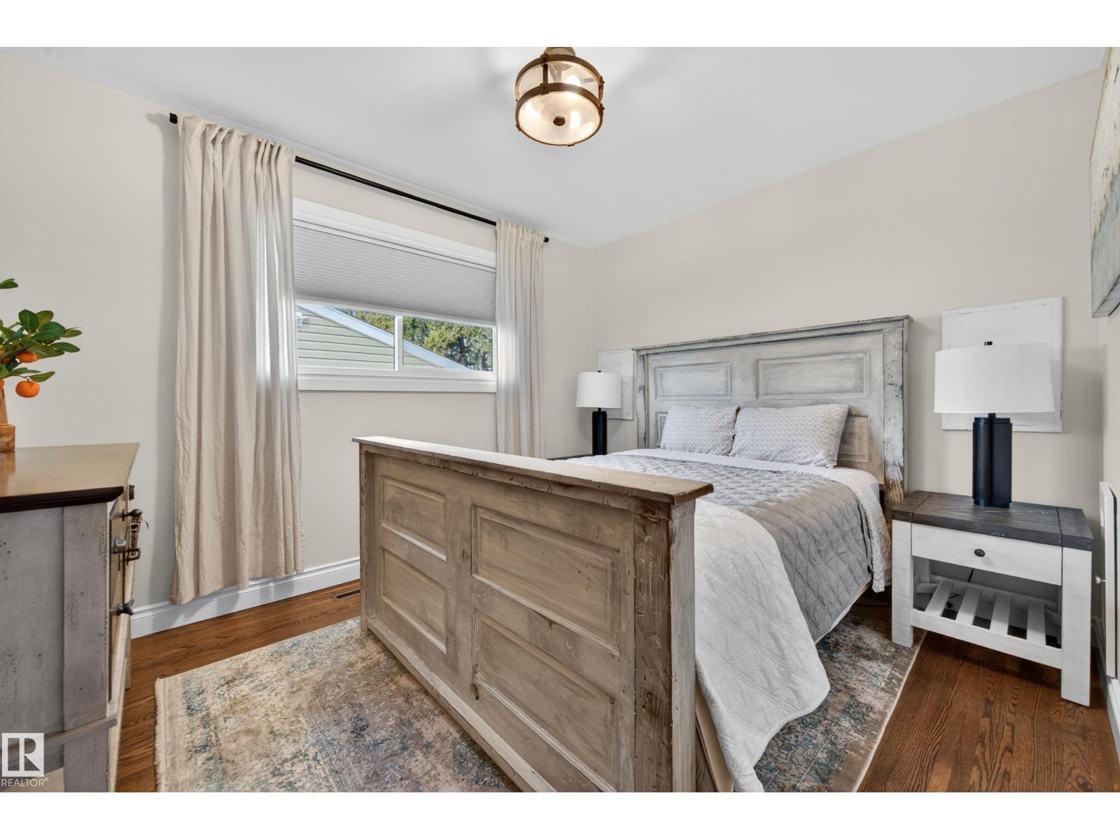 10740 44 ST NW - 16
