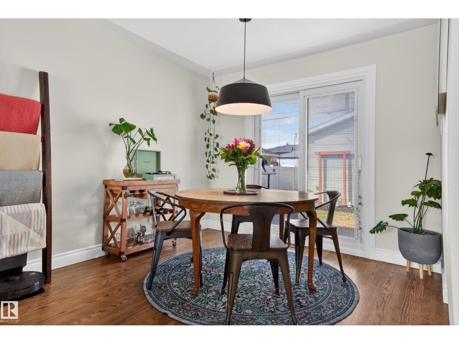 10740 44 ST NW - 8