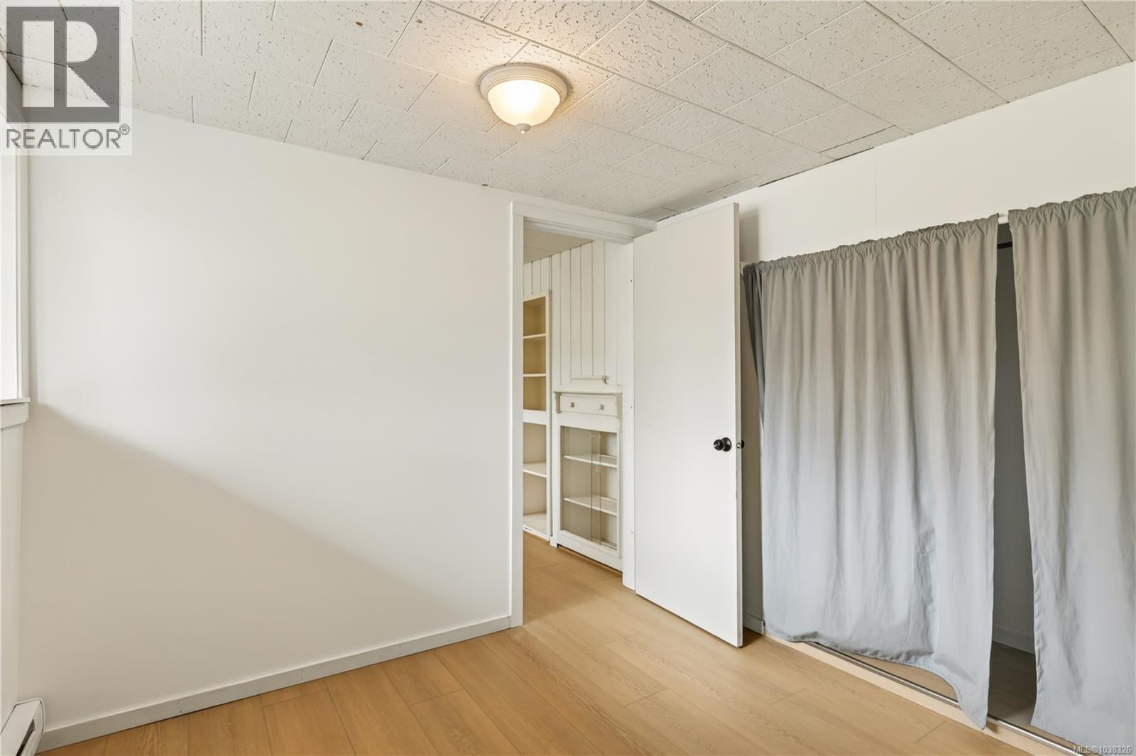 880 Oakley St - 27