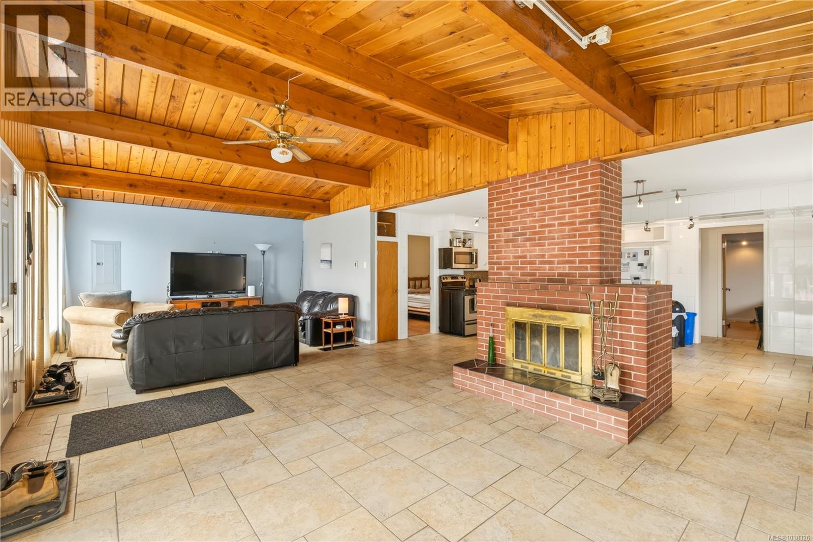 880 Oakley St - 7