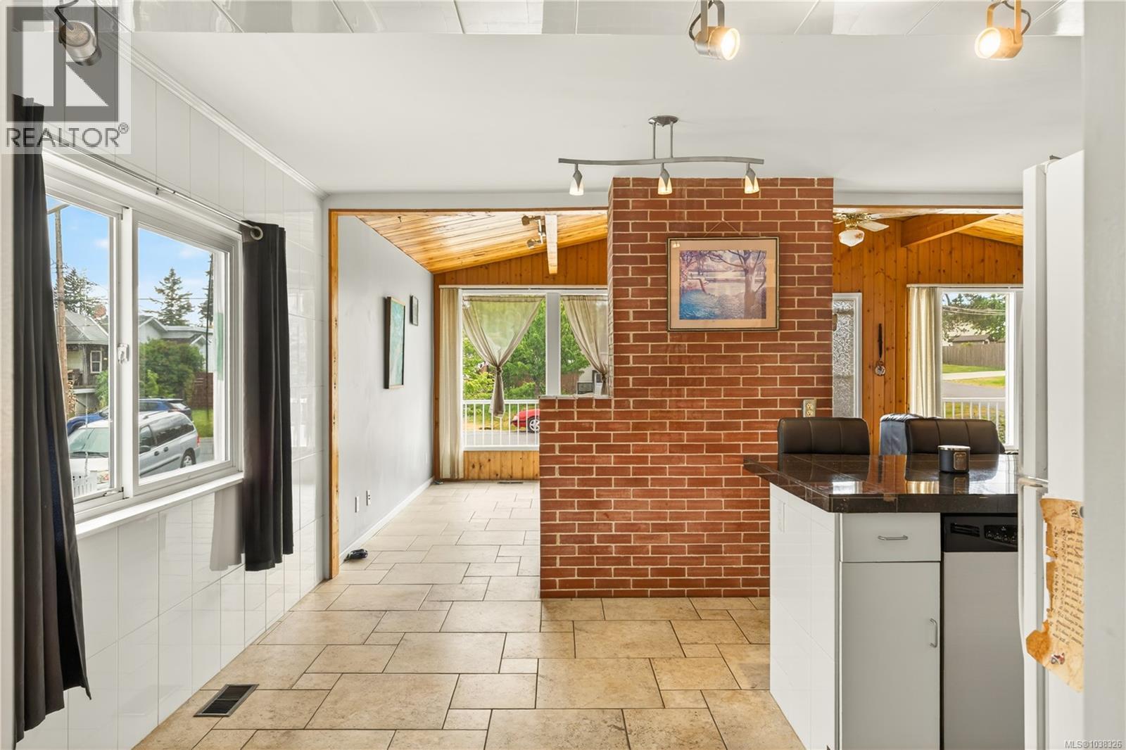 880 Oakley St - 56