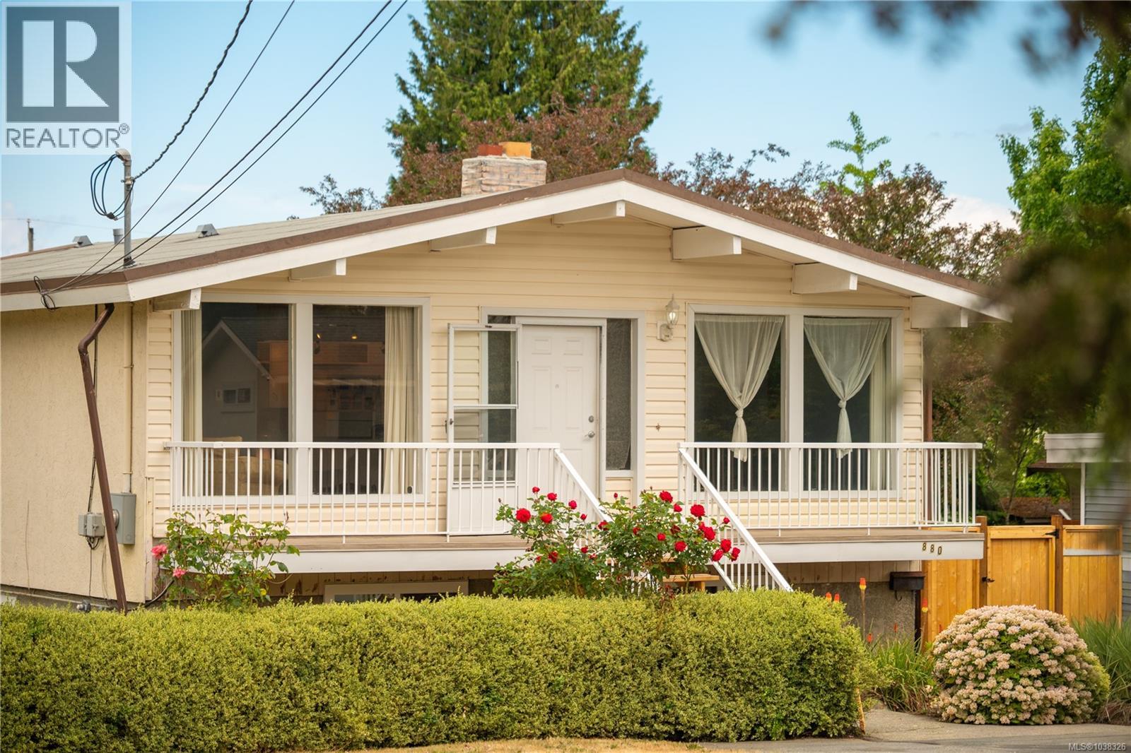 880 Oakley St - 2